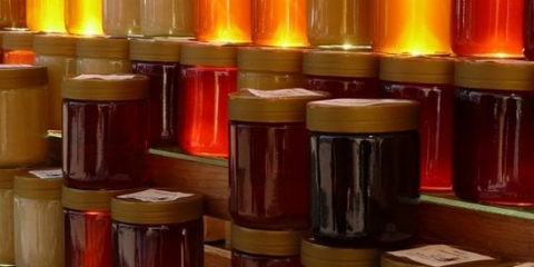 Kako razlikovati prirodni med od lažnog kod kuće